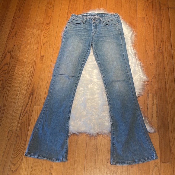 Vineyard Vines Flare Jeans - Picture 2 of 8